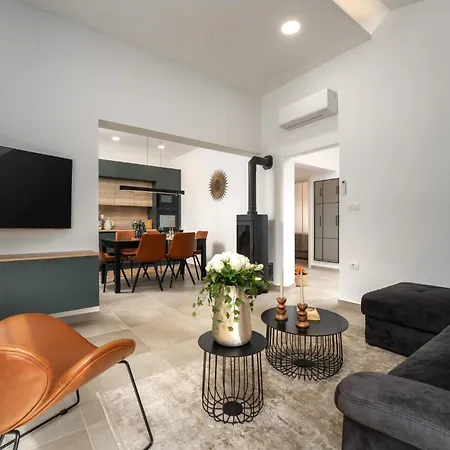 Canziana By Briskva * Pula