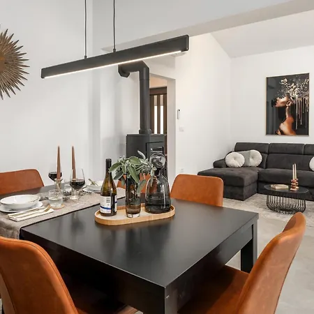 Villa Canziana By Briskva *