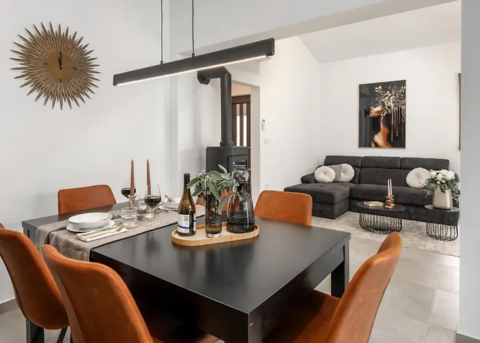 Вілла Canziana By Briskva *