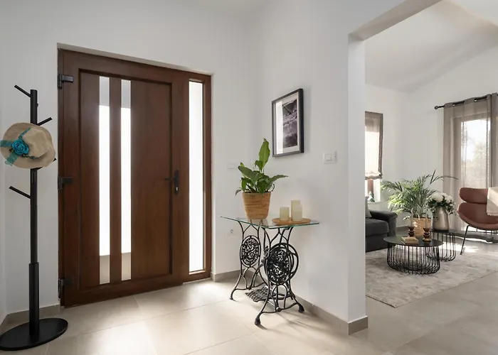 Canziana By Briskva Vila *