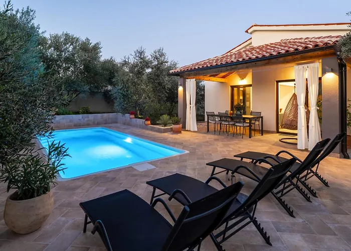 Canziana By Briskva Vila *